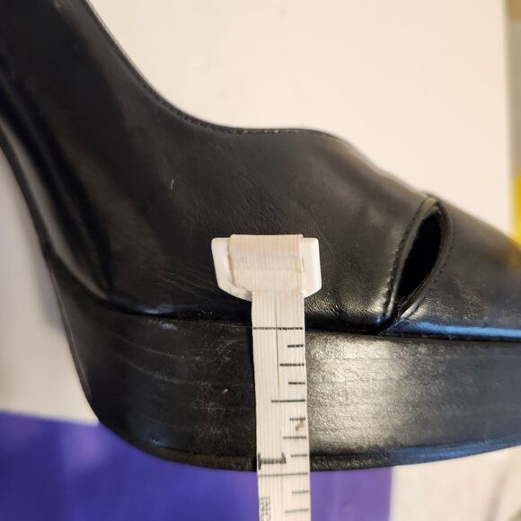 Stuart Weitzman Black Patent Leather Peep Toe Curved Heel Pumps sz.9 Ret $445 - Picture 8 of 9